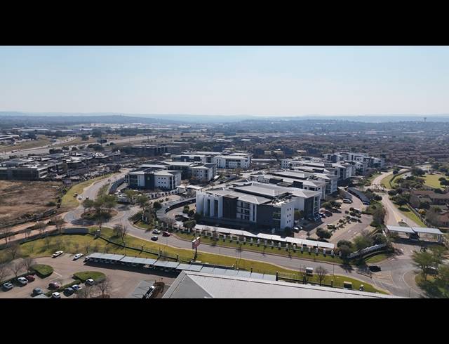 432M² OFFICE TO LET IN ECO PARK ESTATE